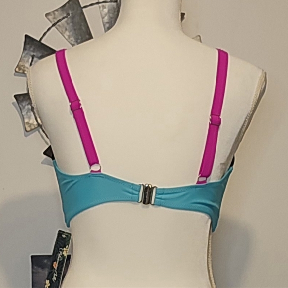 Women's bathing suit top medium NWT - Picture 3 of 5